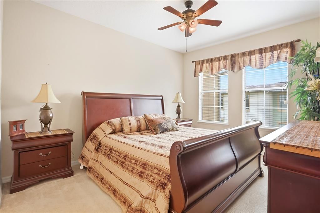For Sale: $299,997 (2 beds, 2 baths, 1161 Square Feet)
