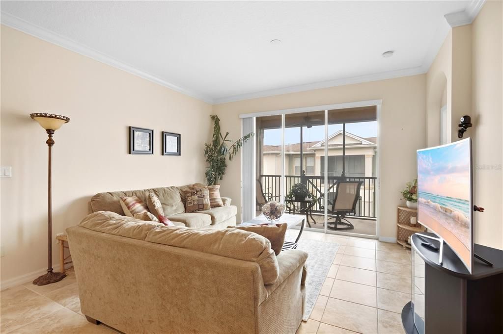 For Sale: $299,997 (2 beds, 2 baths, 1161 Square Feet)