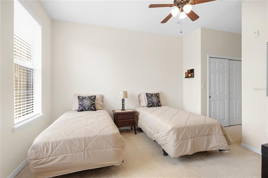 For Sale: $299,997 (2 beds, 2 baths, 1161 Square Feet)
