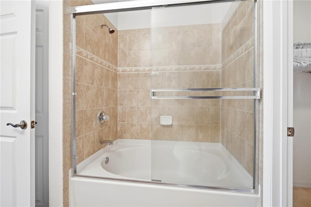For Sale: $299,997 (2 beds, 2 baths, 1161 Square Feet)