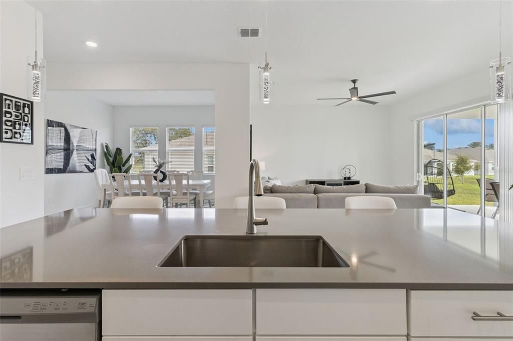 For Sale: $520,000 (4 beds, 3 baths, 2650 Square Feet)