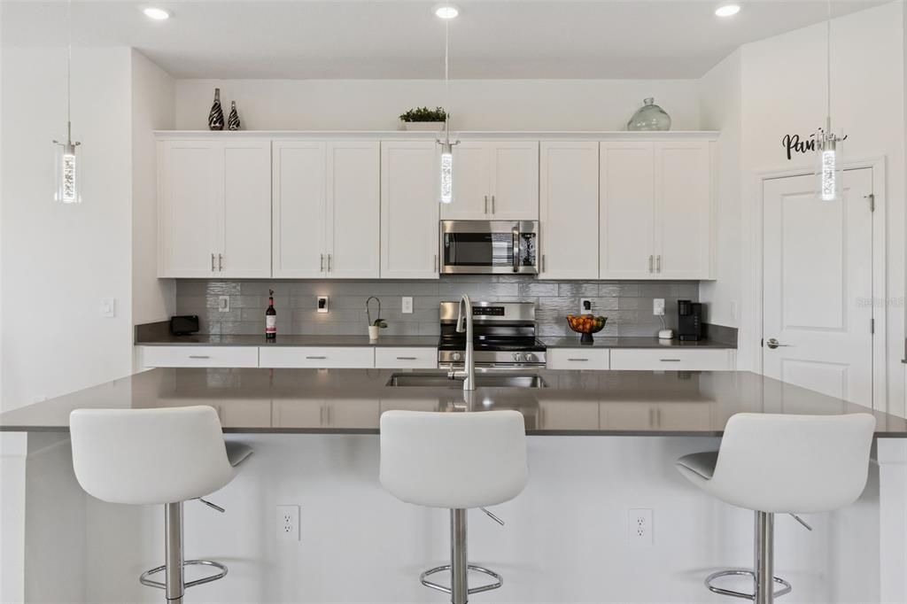 For Sale: $520,000 (4 beds, 3 baths, 2650 Square Feet)