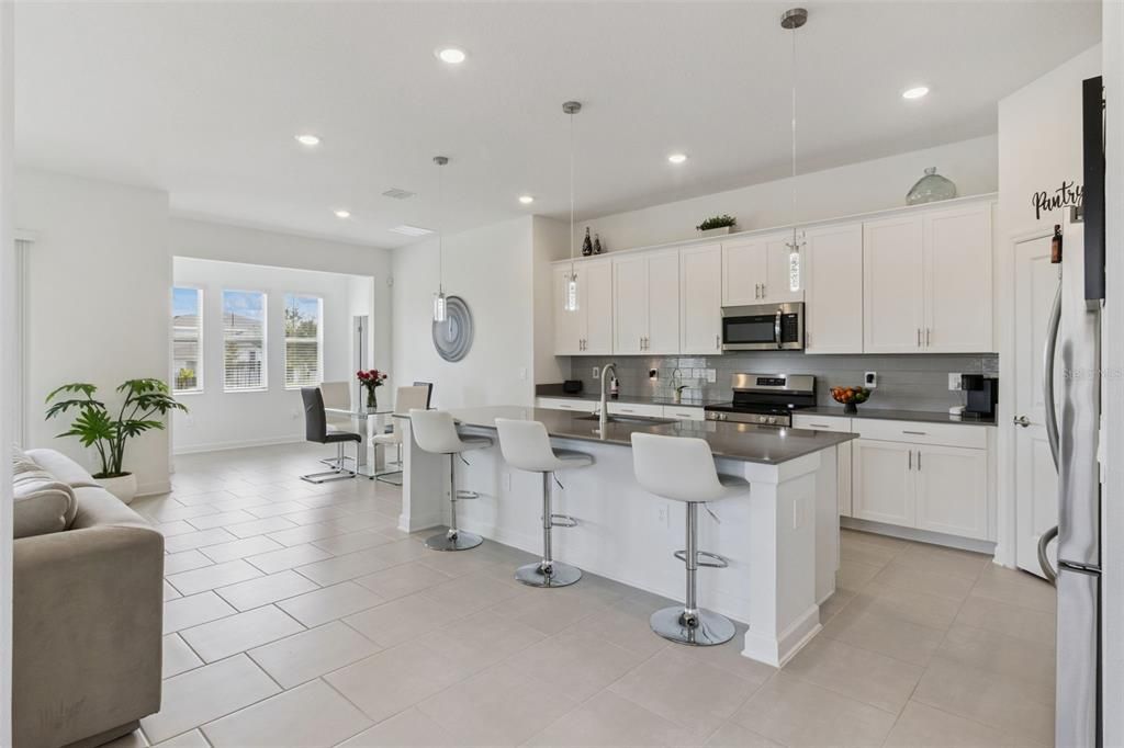For Sale: $520,000 (4 beds, 3 baths, 2650 Square Feet)