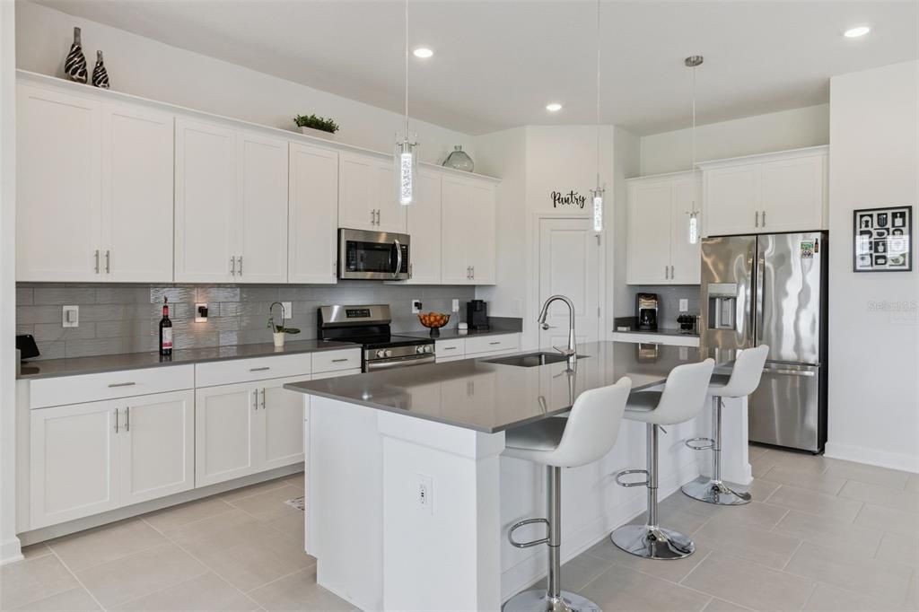 For Sale: $520,000 (4 beds, 3 baths, 2650 Square Feet)