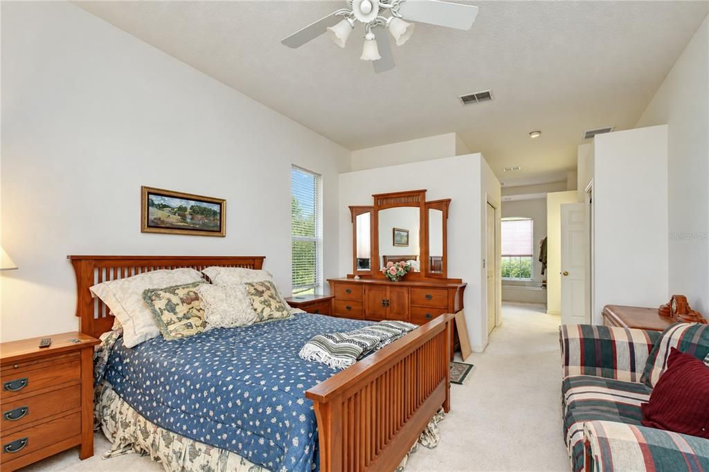 For Sale: $500,000 (4 beds, 3 baths, 2208 Square Feet)