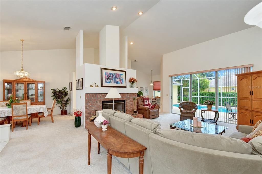 For Sale: $500,000 (4 beds, 3 baths, 2208 Square Feet)