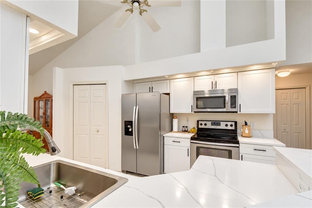 For Sale: $500,000 (4 beds, 3 baths, 2208 Square Feet)