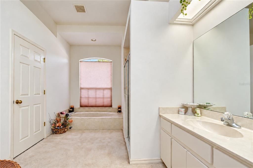 For Sale: $500,000 (4 beds, 3 baths, 2208 Square Feet)