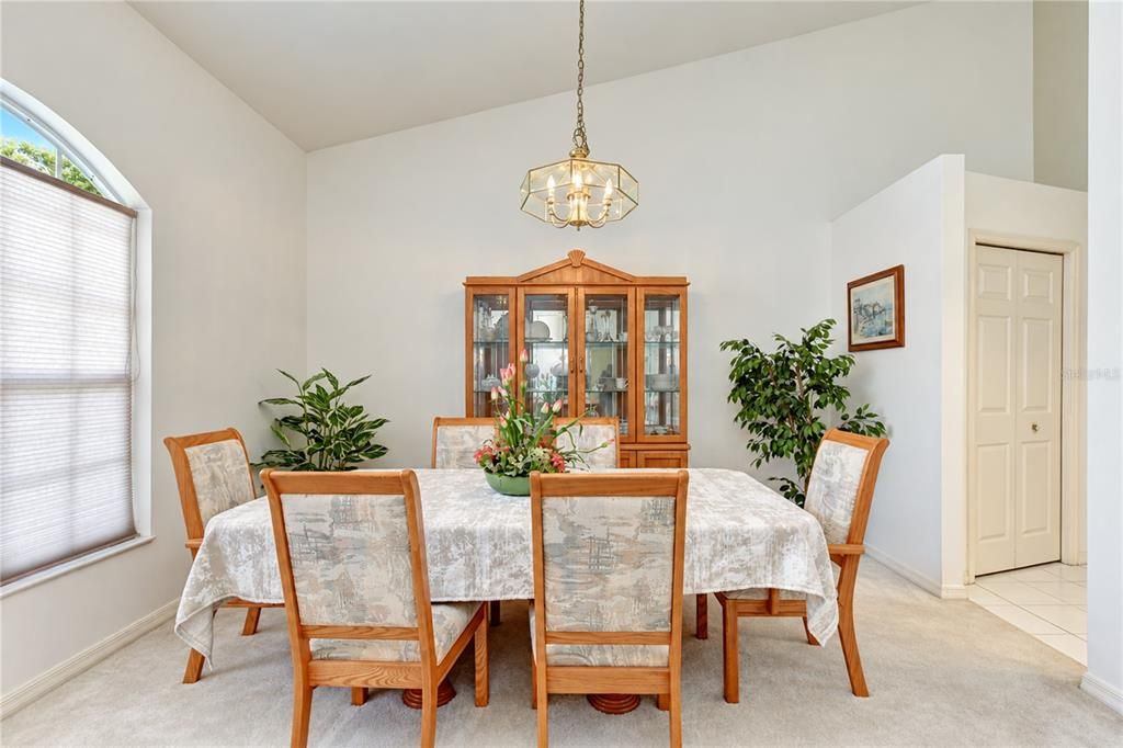 For Sale: $500,000 (4 beds, 3 baths, 2208 Square Feet)