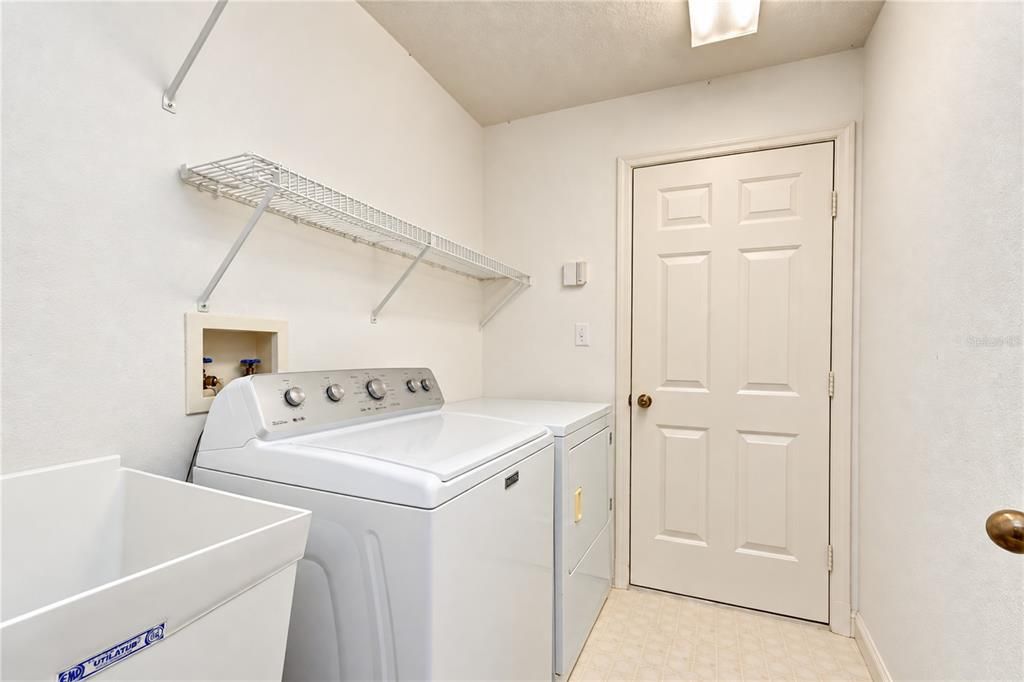 For Sale: $500,000 (4 beds, 3 baths, 2208 Square Feet)
