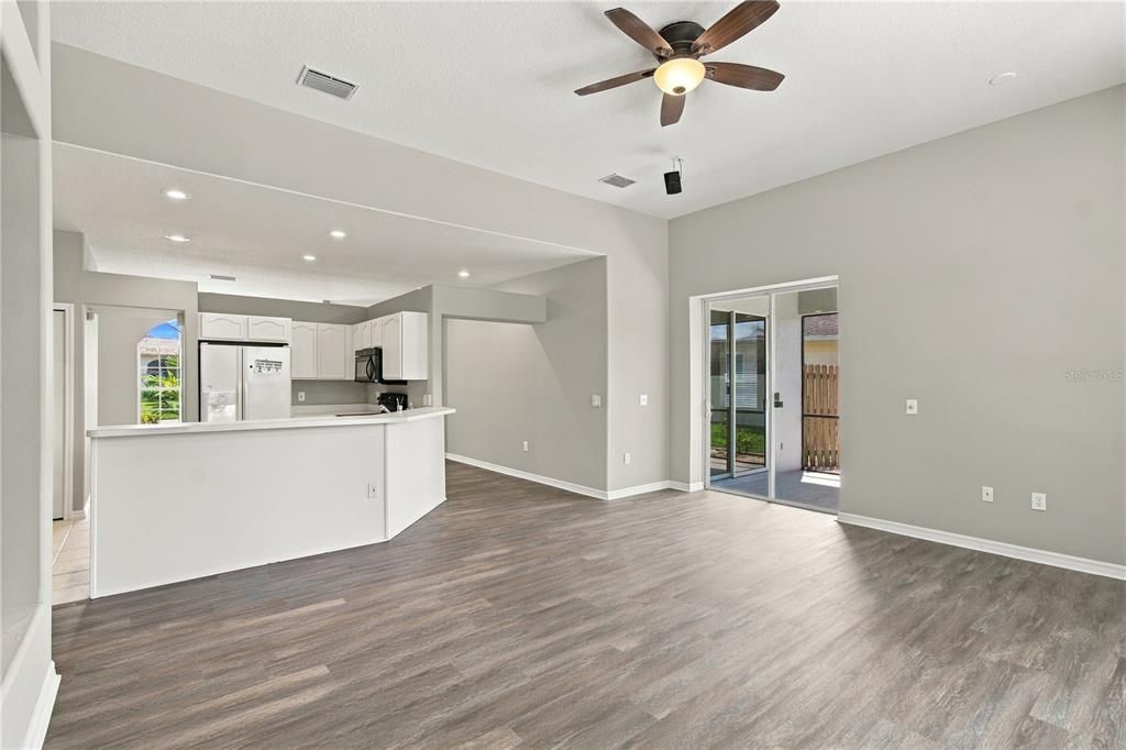 For Sale: $399,000 (3 beds, 2 baths, 1881 Square Feet)