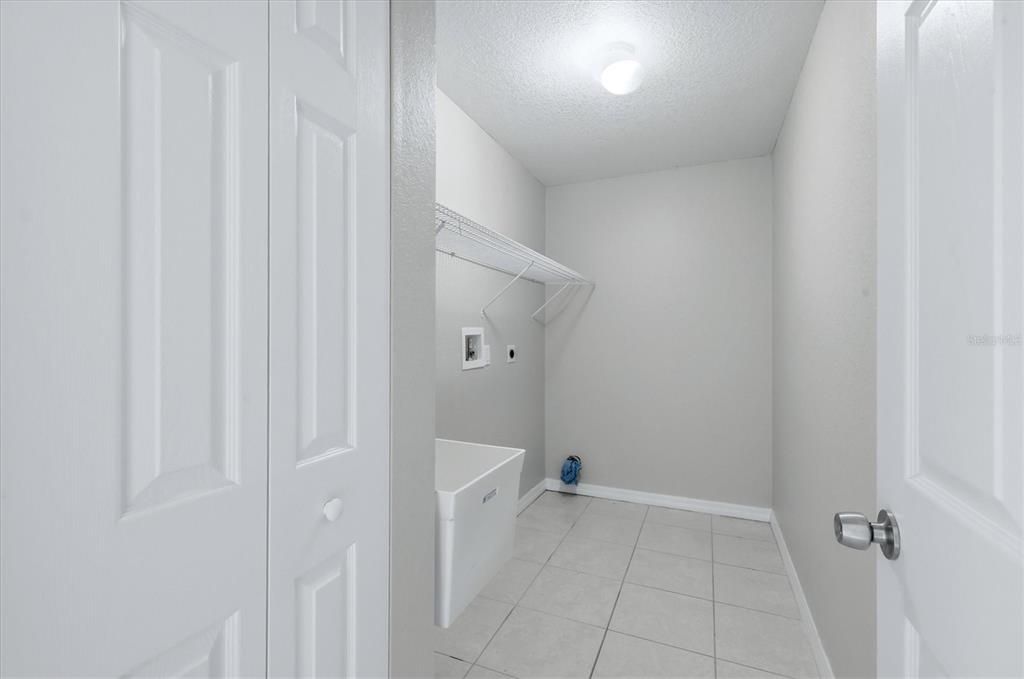 For Sale: $294,900 (3 beds, 2 baths, 1578 Square Feet)