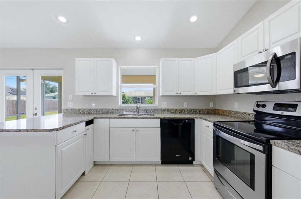 For Sale: $294,900 (3 beds, 2 baths, 1578 Square Feet)