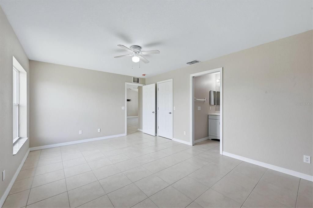 For Sale: $294,900 (3 beds, 2 baths, 1578 Square Feet)