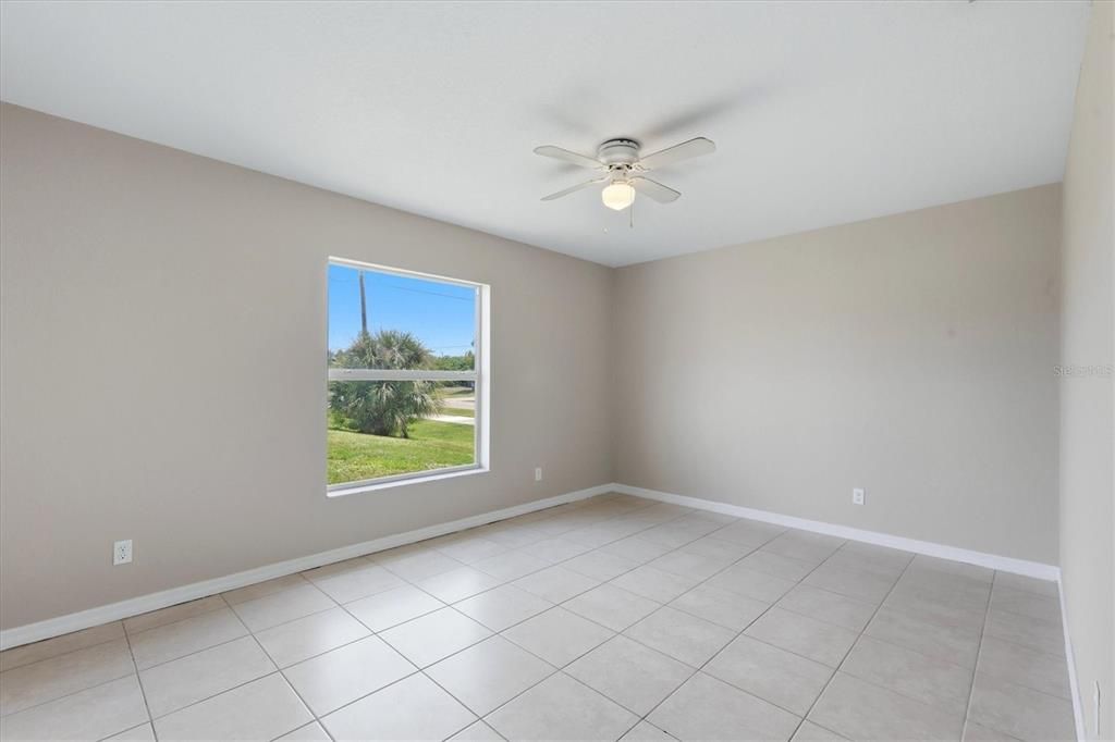 For Sale: $294,900 (3 beds, 2 baths, 1578 Square Feet)