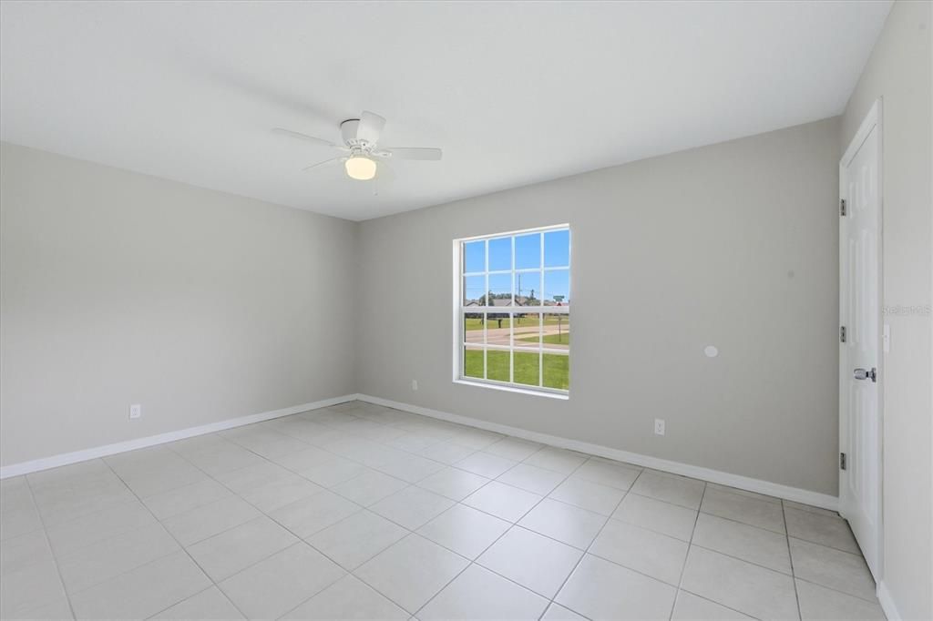 For Sale: $294,900 (3 beds, 2 baths, 1578 Square Feet)