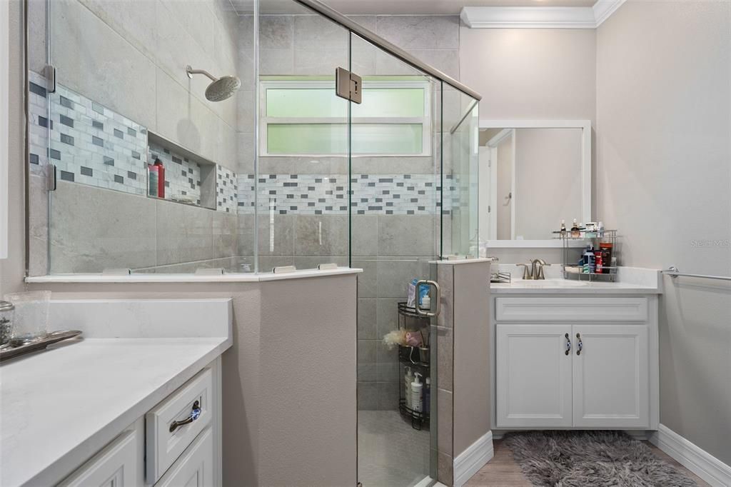 En Venta: $899,000 (4 camas, 3 baños, 2547 Pies cuadrados)