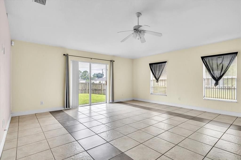 For Sale: $364,900 (6 beds, 0 baths, 2370 Square Feet)