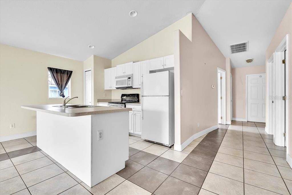 For Sale: $364,900 (6 beds, 0 baths, 2370 Square Feet)