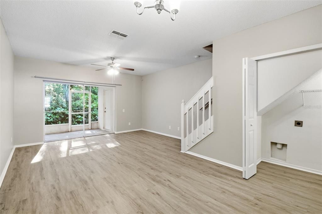 For Sale: $229,900 (2 beds, 2 baths, 1184 Square Feet)