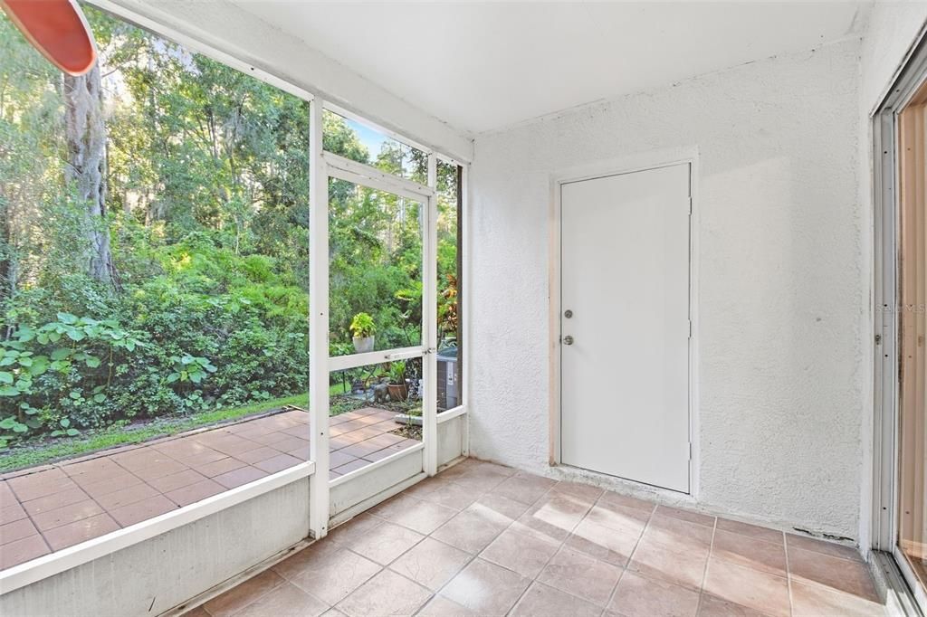 For Sale: $229,900 (2 beds, 2 baths, 1184 Square Feet)