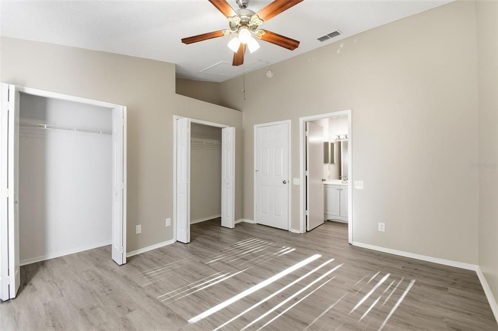 For Sale: $229,900 (2 beds, 2 baths, 1184 Square Feet)