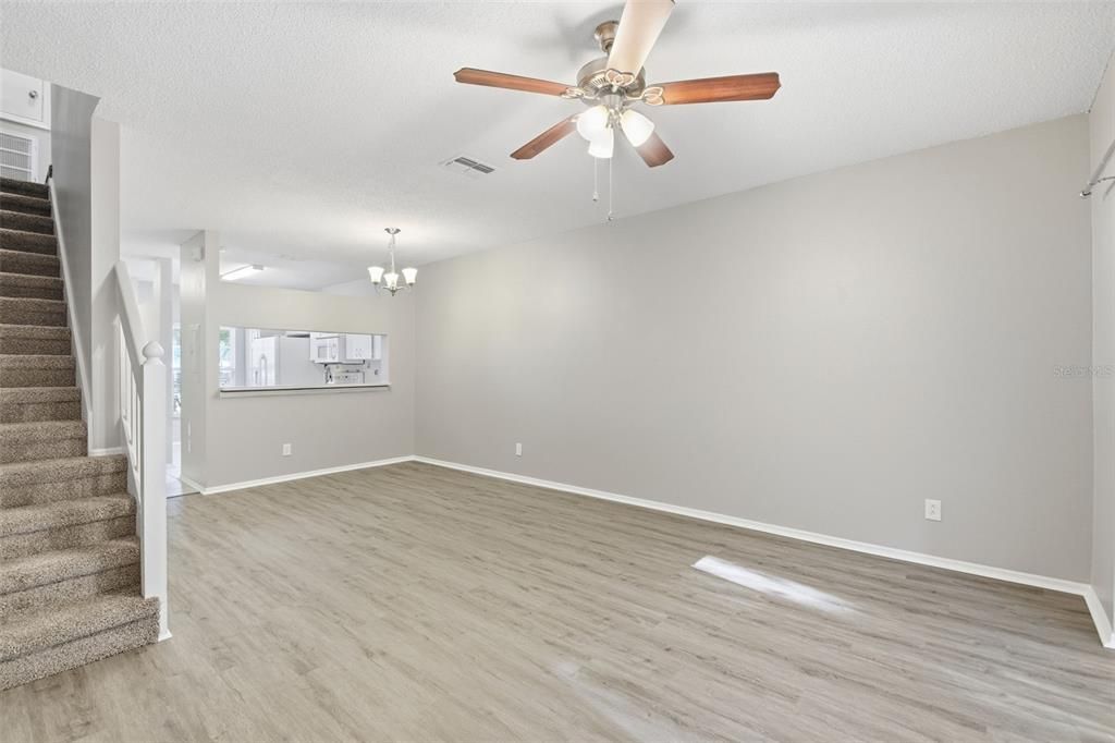 For Sale: $229,900 (2 beds, 2 baths, 1184 Square Feet)