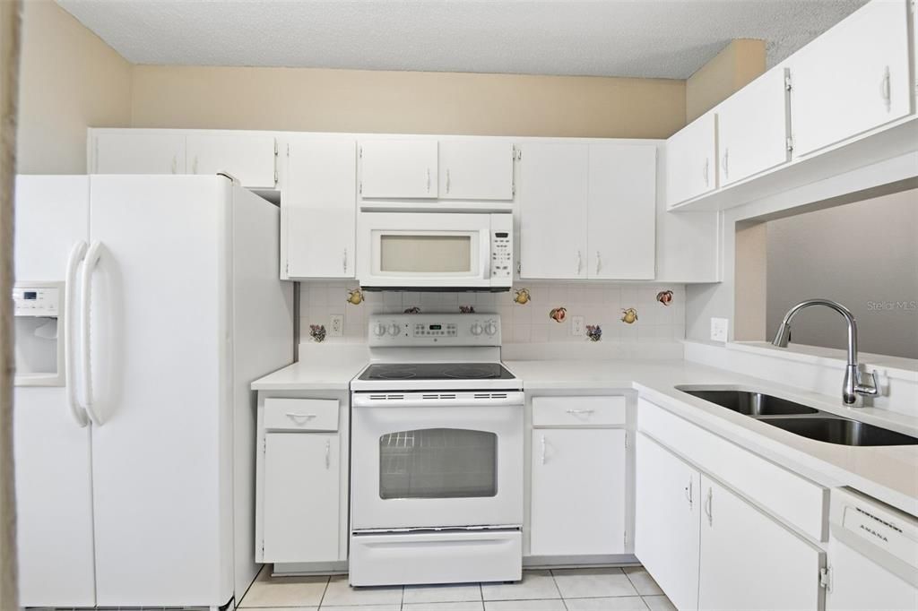 For Sale: $229,900 (2 beds, 2 baths, 1184 Square Feet)