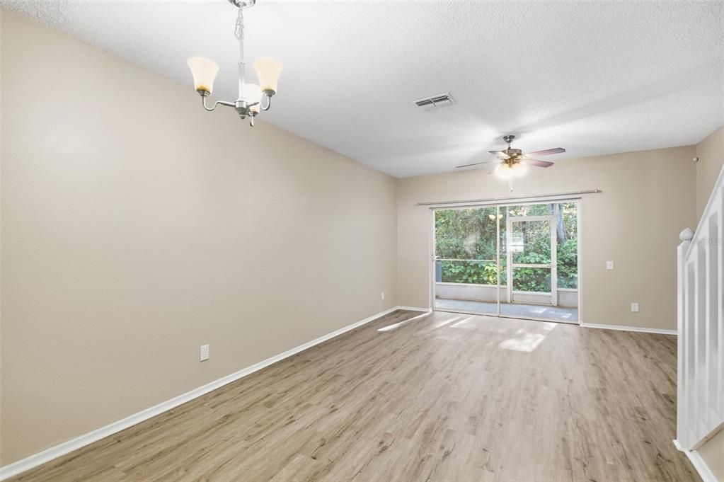 For Sale: $229,900 (2 beds, 2 baths, 1184 Square Feet)