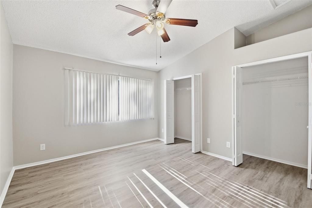 For Sale: $229,900 (2 beds, 2 baths, 1184 Square Feet)