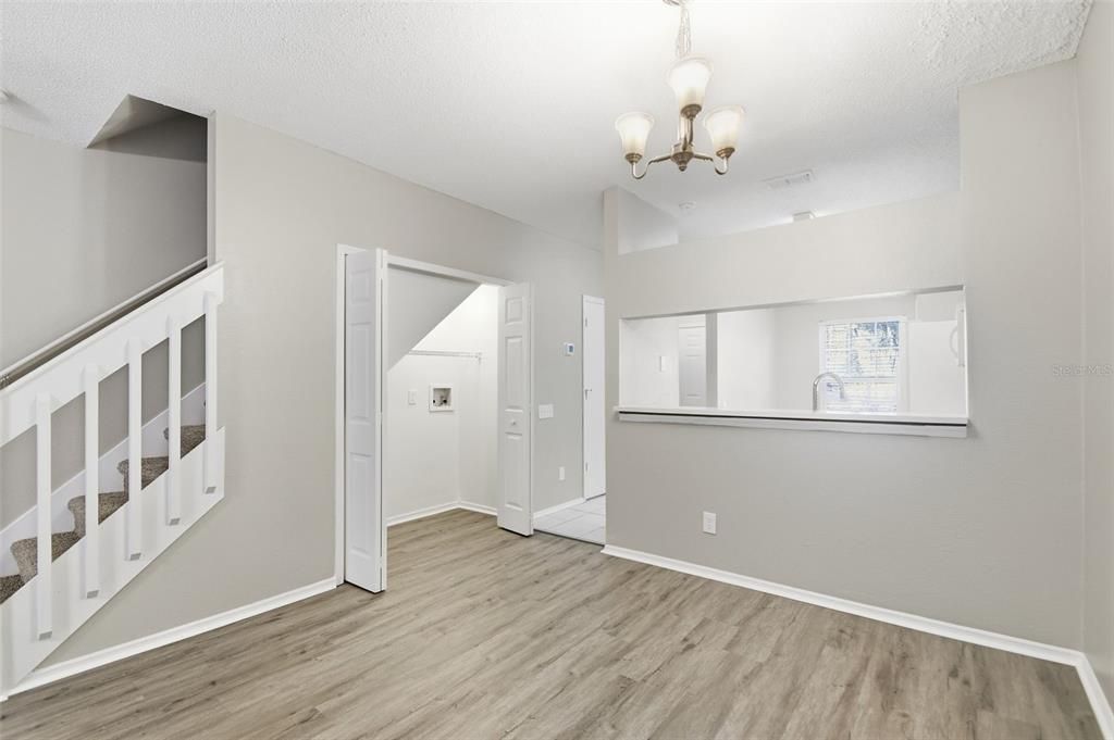 For Sale: $229,900 (2 beds, 2 baths, 1184 Square Feet)