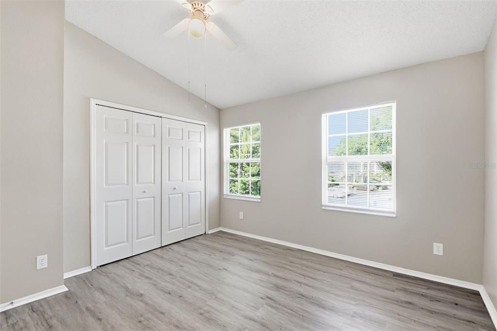 For Sale: $229,900 (2 beds, 2 baths, 1184 Square Feet)