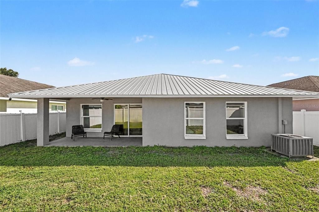En Venta: $330,000 (4 camas, 2 baños, 1606 Pies cuadrados)