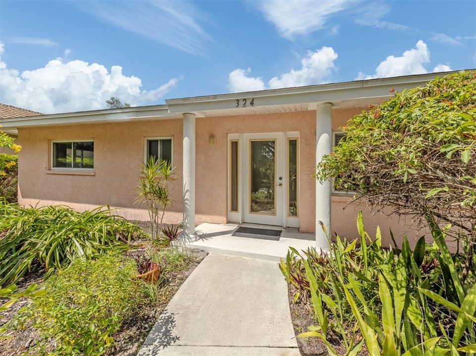En Venta: $740,000 (3 camas, 2 baños, 1456 Pies cuadrados)