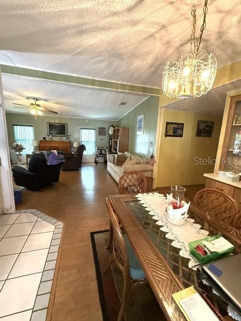 На продажу: $159,000 (2 спален, 2 ванн, 1296 Квадратных фут)
