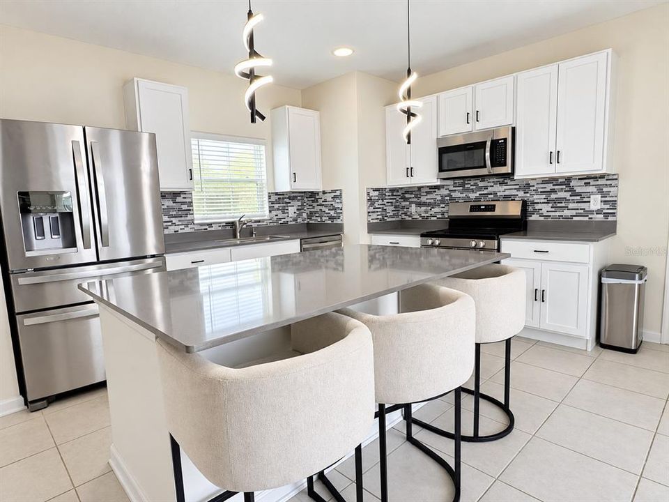 For Rent: $2,950 (3 beds, 2 baths, 1631 Square Feet)