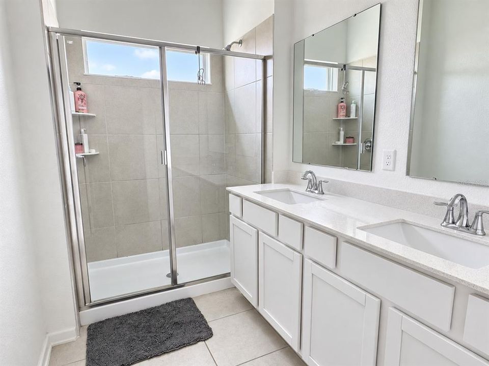 For Rent: $2,950 (3 beds, 2 baths, 1631 Square Feet)