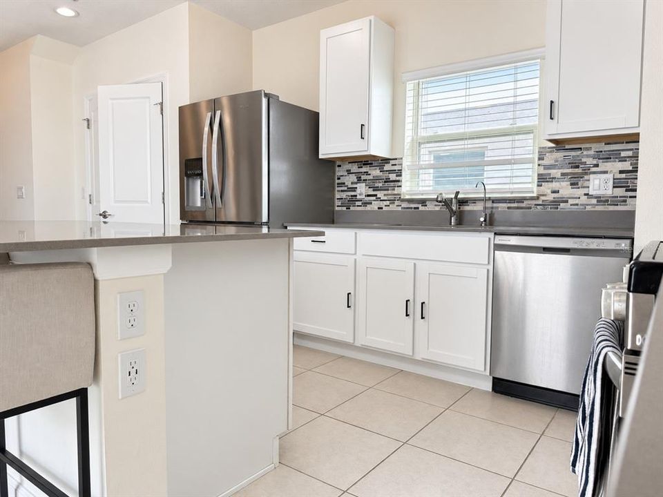 For Rent: $2,950 (3 beds, 2 baths, 1631 Square Feet)