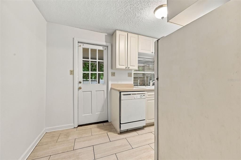 En Venta: $379,000 (2 camas, 1 baños, 672 Pies cuadrados)