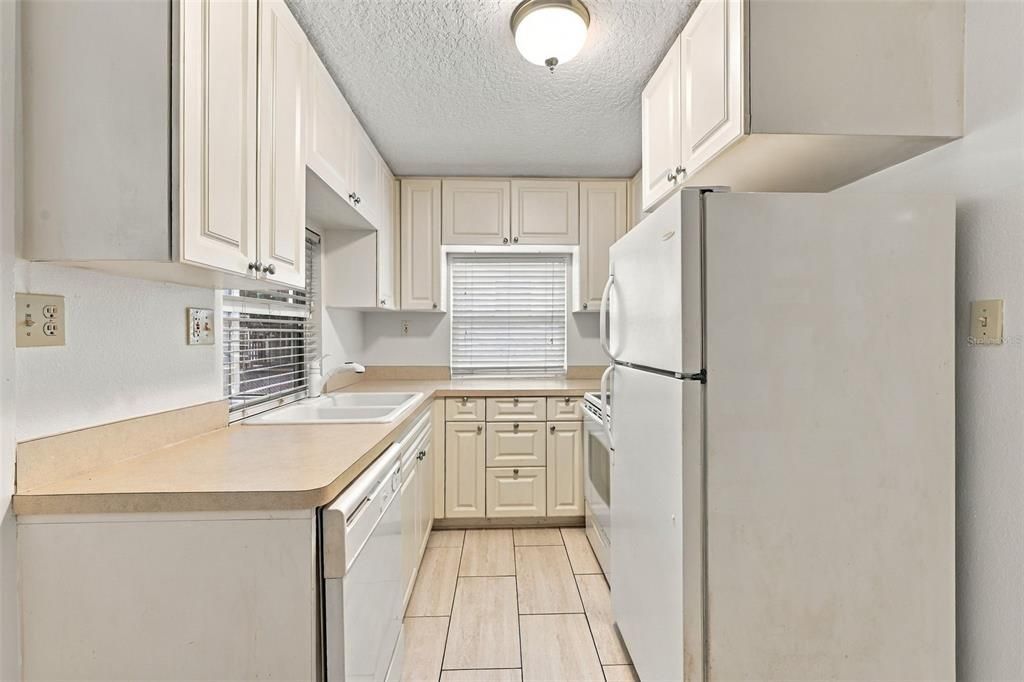 En Venta: $379,000 (2 camas, 1 baños, 672 Pies cuadrados)