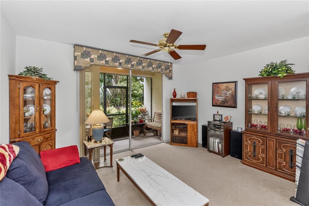 : $249,000 (2 camas, 2 baños, 1078 Pies cuadrados)