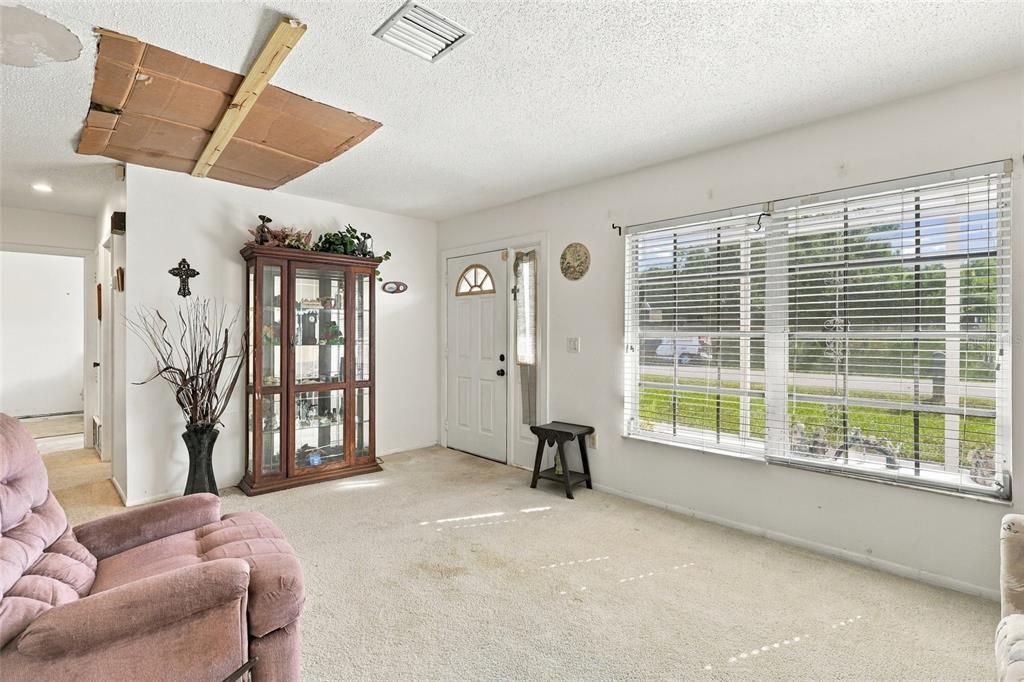 For Sale: $120,000 (2 beds, 2 baths, 942 Square Feet)