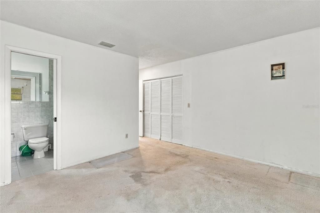 For Sale: $120,000 (2 beds, 2 baths, 942 Square Feet)