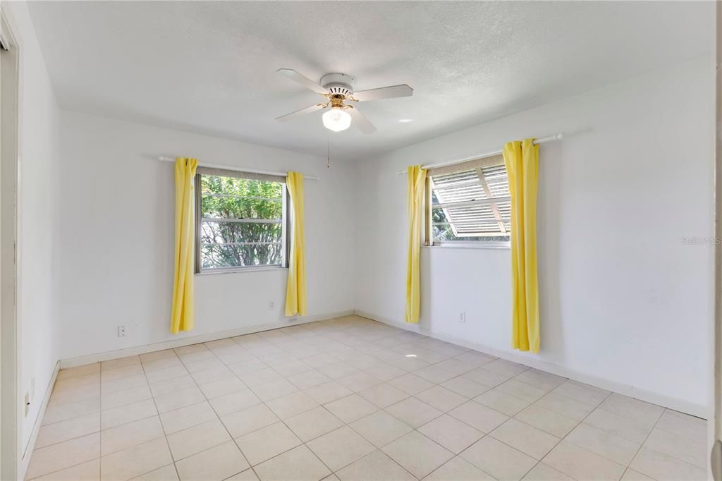 En Venta: $325,000 (2 camas, 2 baños, 1119 Pies cuadrados)