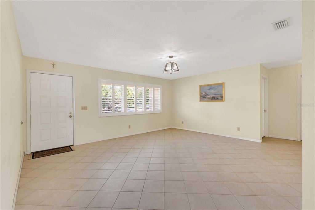 En Venta: $325,000 (2 camas, 2 baños, 1119 Pies cuadrados)