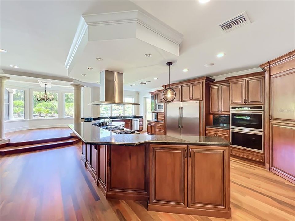 На продажу: $3,995,000 (6 спален, 7 ванн, 10059 Квадратных фут)