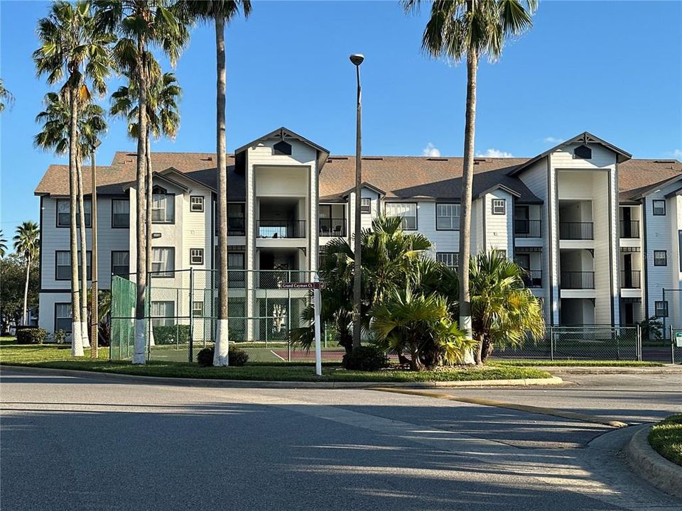 For Rent: $1,600 (2 beds, 2 baths, 1026 Square Feet)