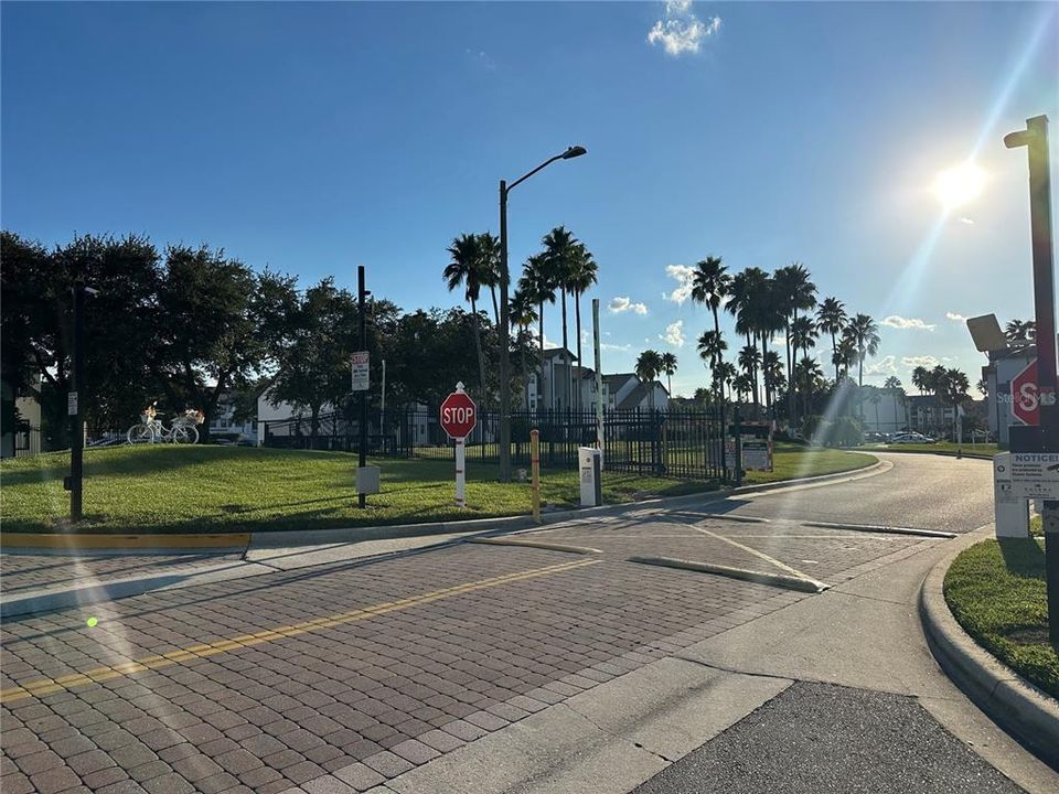 For Rent: $1,600 (2 beds, 2 baths, 1026 Square Feet)