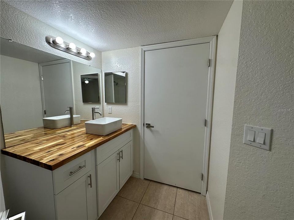 For Rent: $1,600 (2 beds, 2 baths, 1026 Square Feet)