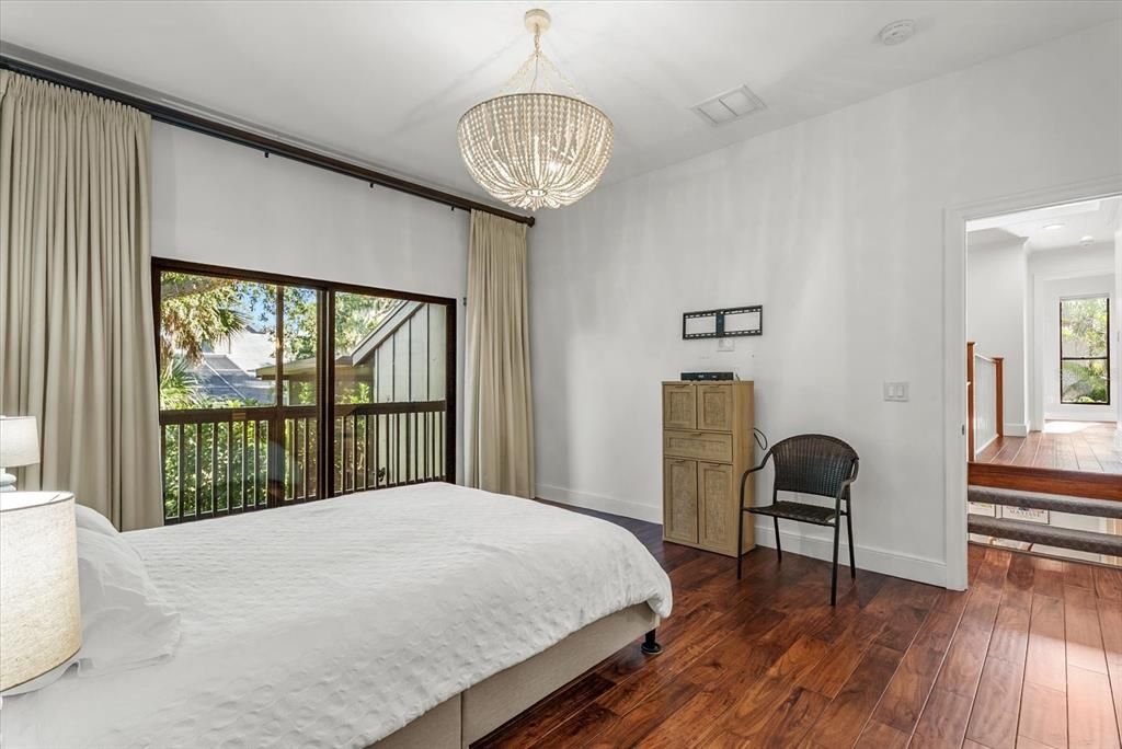 En Venta: $670,000 (3 camas, 2 baños, 1912 Pies cuadrados)